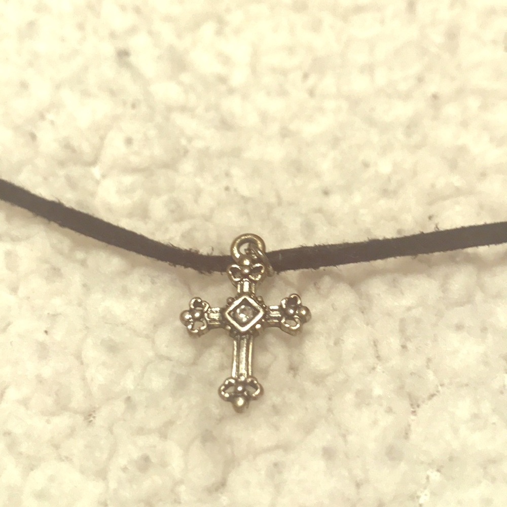 Cross choker 🌹